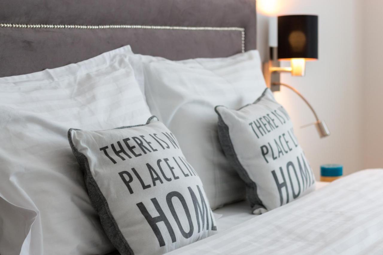 Charlotte Piata Unirii - Free Private Parking 2Bedrooms Apartment Oradea Buitenkant foto