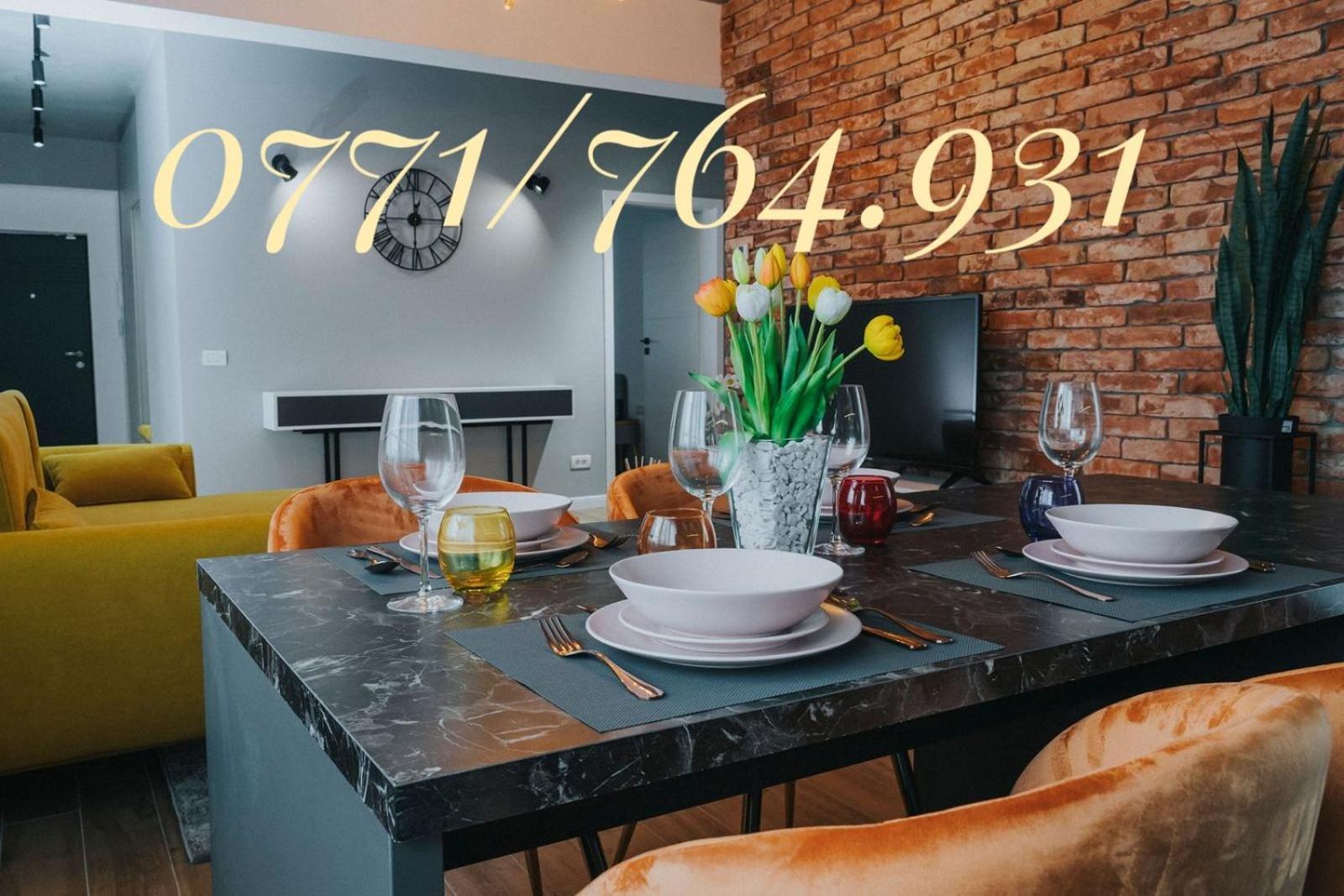Charlotte Piata Unirii - Free Private Parking 2Bedrooms Apartment Oradea Buitenkant foto